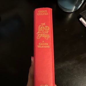 The Land Of Stories: A Grimm Warning By:Chris Colfer